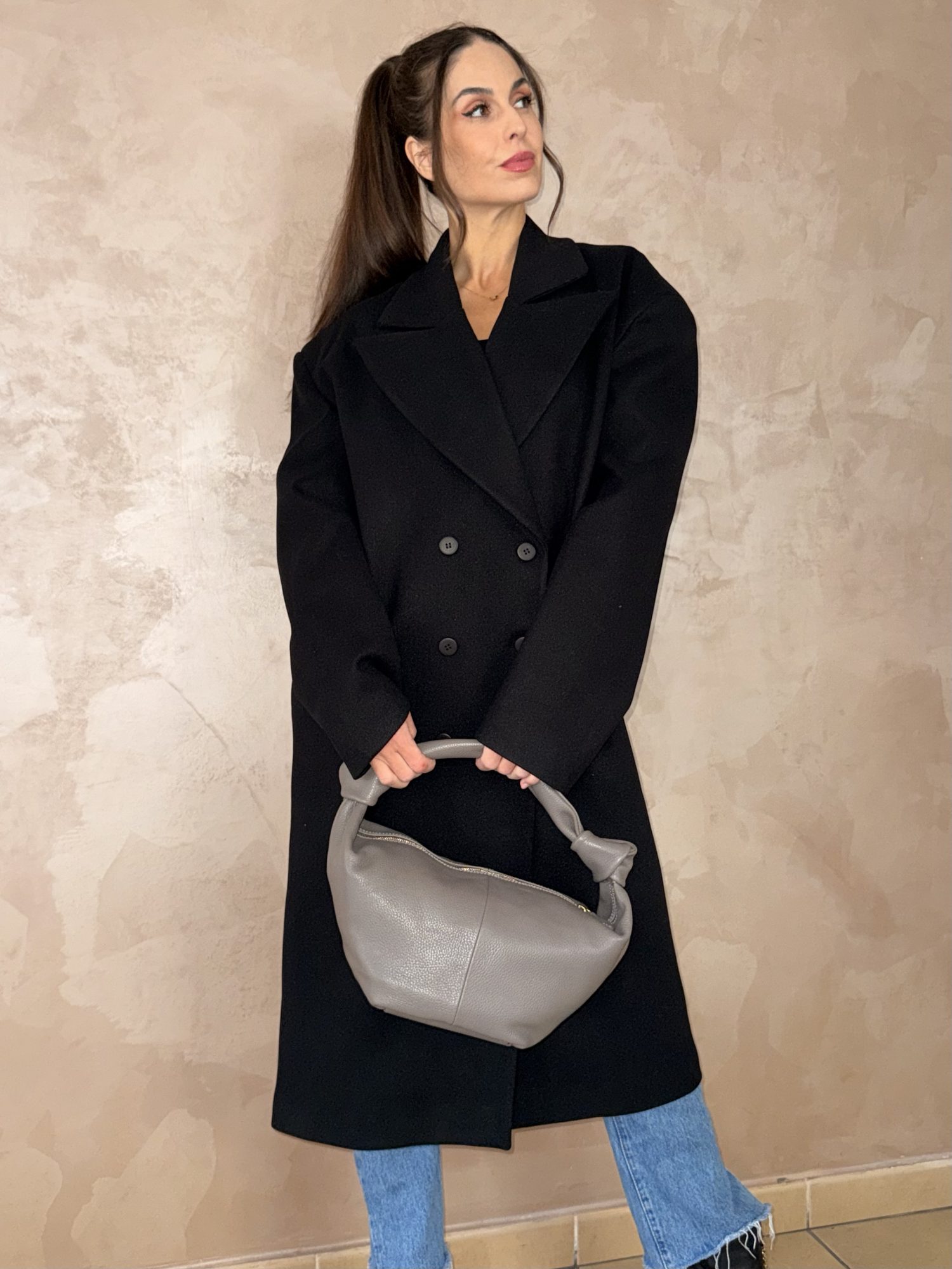 Noir Oversize – Elegantný kabát - Image 2