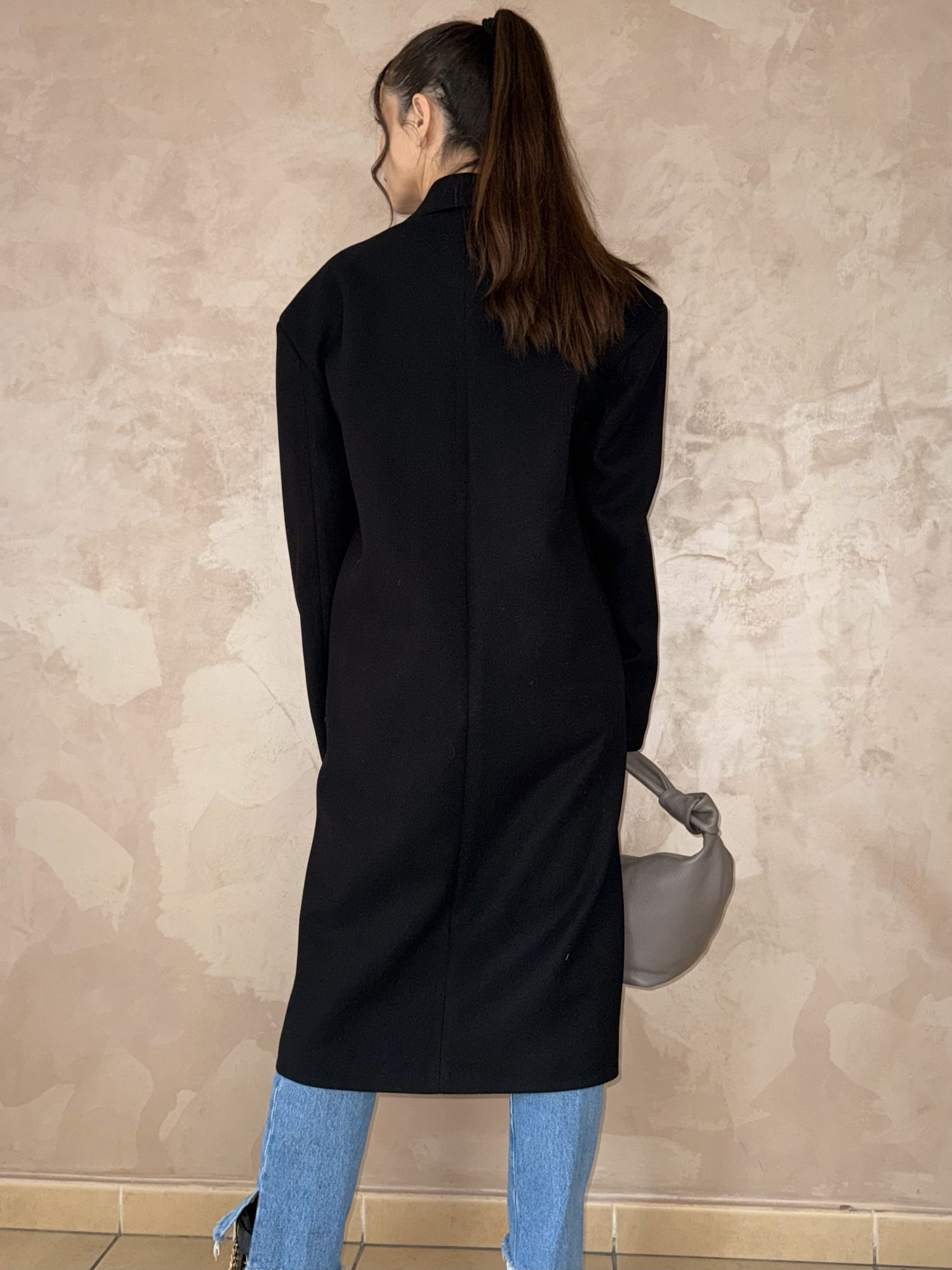 Noir Oversize – Elegantný kabát - Image 4