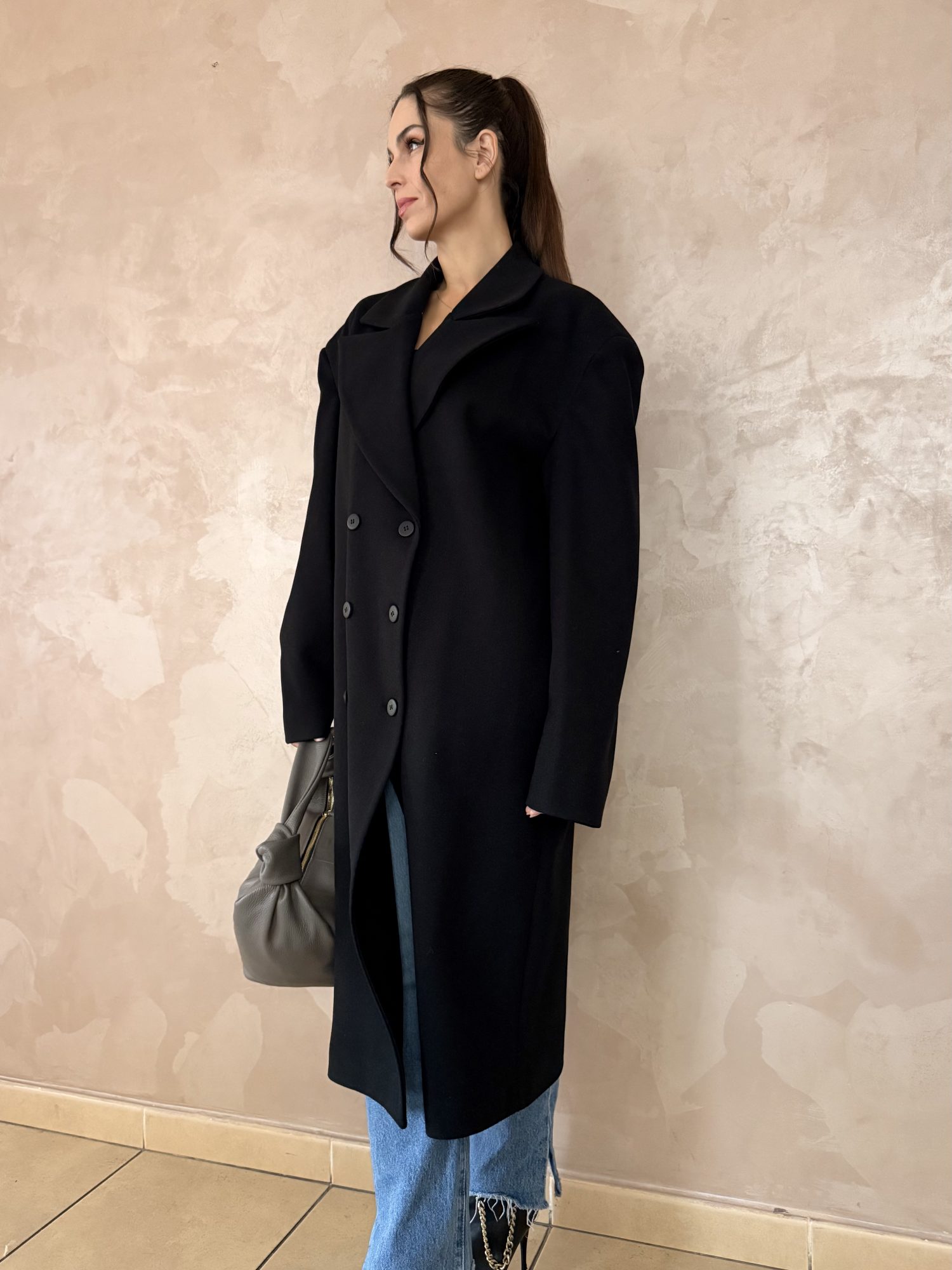 Noir Oversize – Elegantný kabát - Image 3