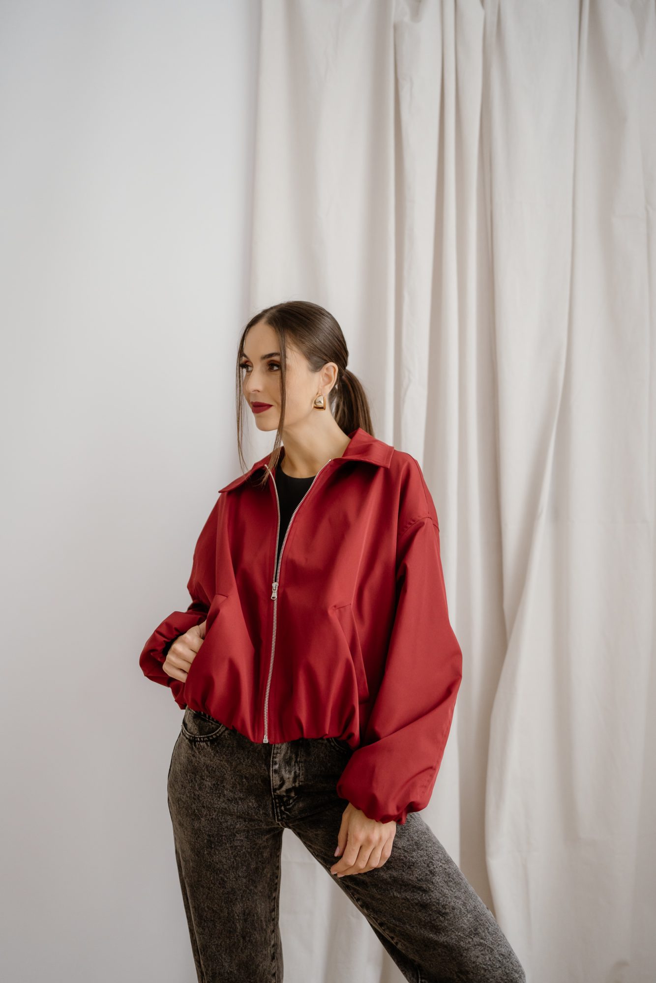 Red Muse – Trendy bomber s kovovým zipsom - Image 2